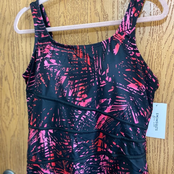 Nwt Labyrinth Spliced One Piece Swimsuits For All - Picture 4 of 5
